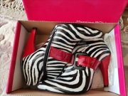 Buty damskie rozm 37 (Botek Zebra) NOWE