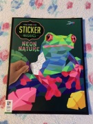 Książka, zeszyt z naklejkami. Mozaika.