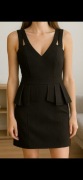 Mała czarna sukienka bez rękawów z baskinką rozm Eur 40 firmy AMISU