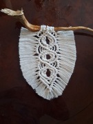 Makrama liść na gałęzi