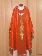 Ornat, stuła wewnętrzna, szaty liturgiczne.