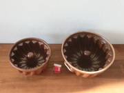 Dwie ceramiczne formy z kominem do ciast, babek wielkanocnych, Bochnia