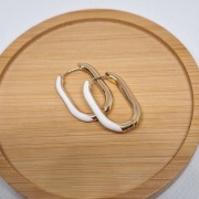 Piękne kolczyki elipsy emaliowane białe Stal szlachetna