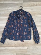 Elegancka Bluzka z Wiązaniem pod Szyją (Tie-Neck) – Marka Atmosphere