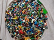 Oryginalne klocki LEGO 1kg stan bdb gratis dwie figurki 