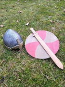 Zestaw mały wiking, dla dzieci – drewniany miecz + tarcza + hełm