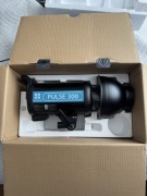 Lampa studyjna Quadralite Pulse 300 - jak nowa