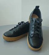 Czarne buty z beżową podeszwą Balada  39