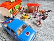 PLAYMOBIL 70510 i 70518 Konie, kowal, przyczepa kempingowa - powystawowe