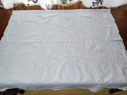 Ręcznie haftowany obrusik 98x97