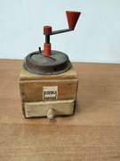 Młynek do kawy drewniany