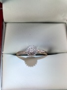 Złoty pierścionek próby 585