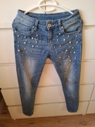 S niebieskie spodnie jeansowe z wysokim stanem z perłami z perełkami boho
