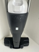 Odkurzacz pionowy Electrolux Pure Q9 Allergy, sprawny, z akcesoriami