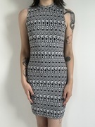 Czarno-biała sukienka w geometryczny wzór rozm. XS Only