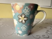 Kubek porcelanowy z kwiatami 250 ml Elegancki ceramiczny kolorowy