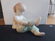 Figurka Dziewczynki Porcelana Aquincum Budapest 
