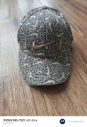 czapka z daszkiem 