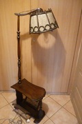 LAMPA STOJĄCA Z STOLIKIEM
