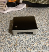 Mini PC Intel NUC - i3-6100U, 4 GB DDR4, 120 GB SSD ZESTAW