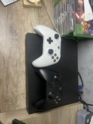 Xbox one x 1t z kierownicą 