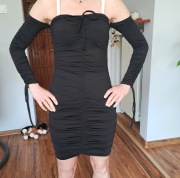 czarna sukienka rozmiar z metki L ale to raczej S/M, brak metki