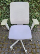 Profesjonalny fotel biurowy,b. ergonomiczny - PROFIM Light UP 250SFL P61PU