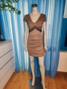Brązowa dopasowana mini sukienka ozdobiona kamieniami M (12)