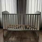 Łóżeczko Woodies Hampton Cot Bed 140x70