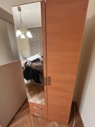 Szafa dwudrzwiowa z lustrem