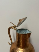 Ozdobne wazony z talerzem 