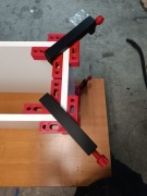 Uchwyty, kątowniki do skręcania mebli