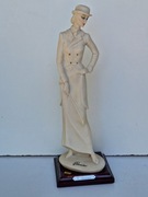 Figurka z alabastru( Armani ) wys 26 cm 