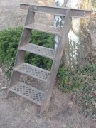 Schody żeliwne proste