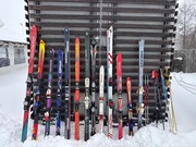 Zestaw Pakiet Nart i butów zjazdowych, używane, retro, różny stan 