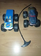 2 MONSTER JAM Hot Wheels 