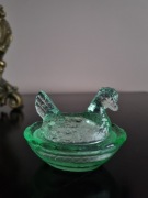 Szklana kurka prl kura Ząbkowice zielona bomboniera 