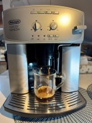 Ekspres De'Longhi Magnifica Caffe Venezia ESAM 2200