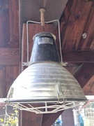 Industrialna, niemiecka lampa przemysłowa Meyer, alu, ebonit, szkło.