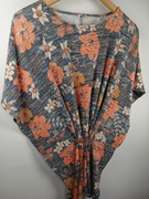 Zwiewna tunika w kwiaty oversize letnia bluzka z wiązaniem narzuta Uni