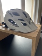 Kask rowerowy GIRO Fixture XL szary nowy bez metki MTB / trekking
