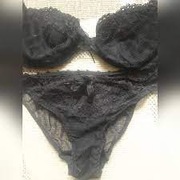 Komplet 70 B  S czarny koronka jak nowy Triumph 