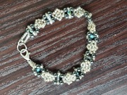 bransoletka hand made cztery czarne + kryształki