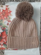 Czapka damska z pomponem 