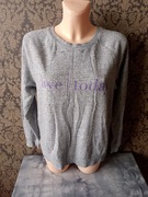 szara bluza z napisem m