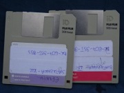 Dyskietki 3,5" 2HD 1,44 MB FUJI FILM używane kolor szary 2 szt.