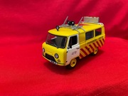 UAZ-452 Uran "Dyrektor lotu" na lotnisku w Orenburgu skala 1:43