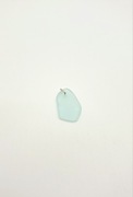 Zawieszka sea glass jak naturalne morskie szkło do naszyjnika błękitne