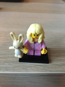 Lego minifigurka 71027 dziewczynka z misiem
