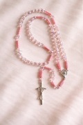 Różaniec ręcznie robiony na I Komunię Świętą dla dziewczynki